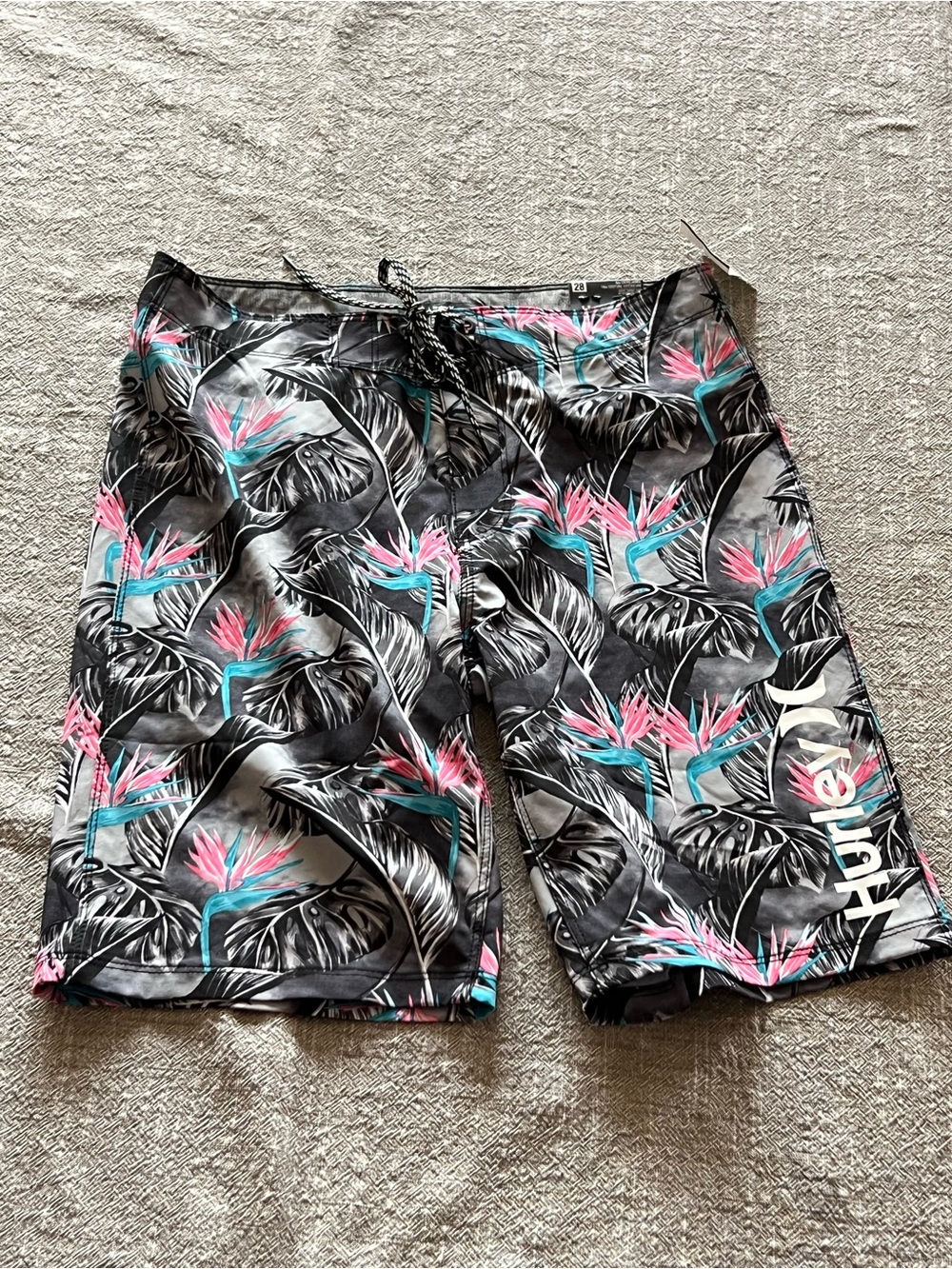 Hurley Men’sBlack Board Shorts w/ Floral Print, Size 28, New w/tags